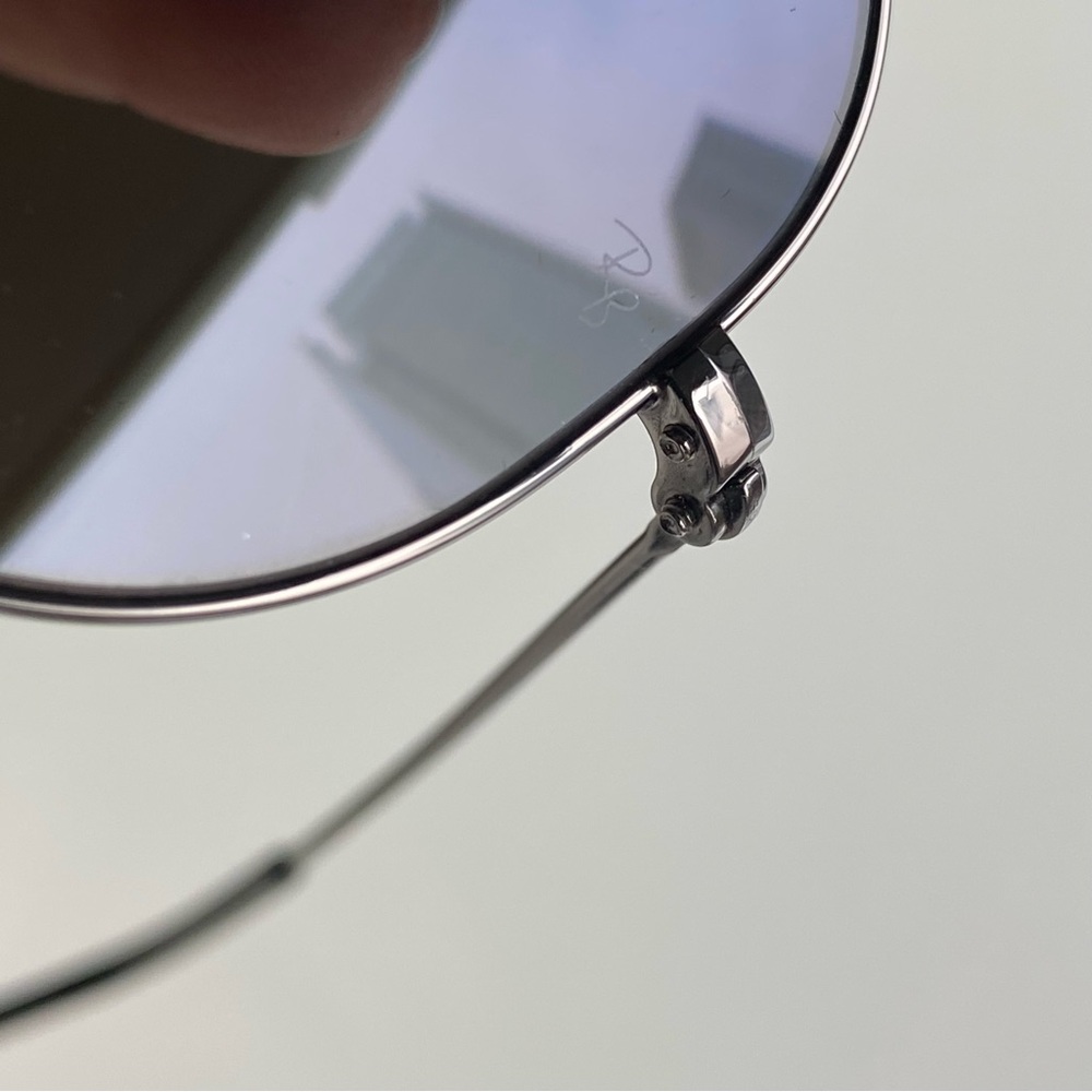 Ray-Ban Polarized Aviator Sunglasses with Case - Picture 4 of 7